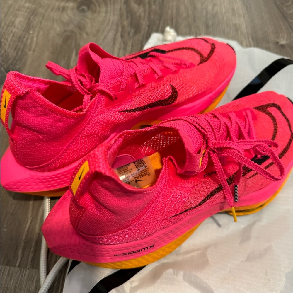 Nike alpha fly 2, women’s 9.5 men 8